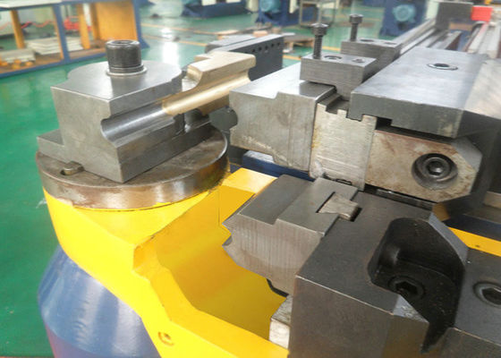 صلب الذى لا يصدأ cnc أنبوب يثنّي آلة لأنبوب يثنّي عملية