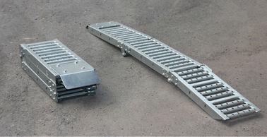 الزنك المغلفة الفولاذ قابلة للطي سلالم 1000LBS للشاحنة / مقطورة 440ctns 98x24x11CM